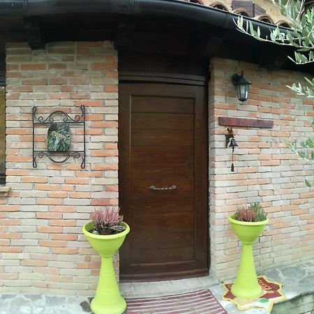 Il Castagneto Panzió Camerino Kültér fotó