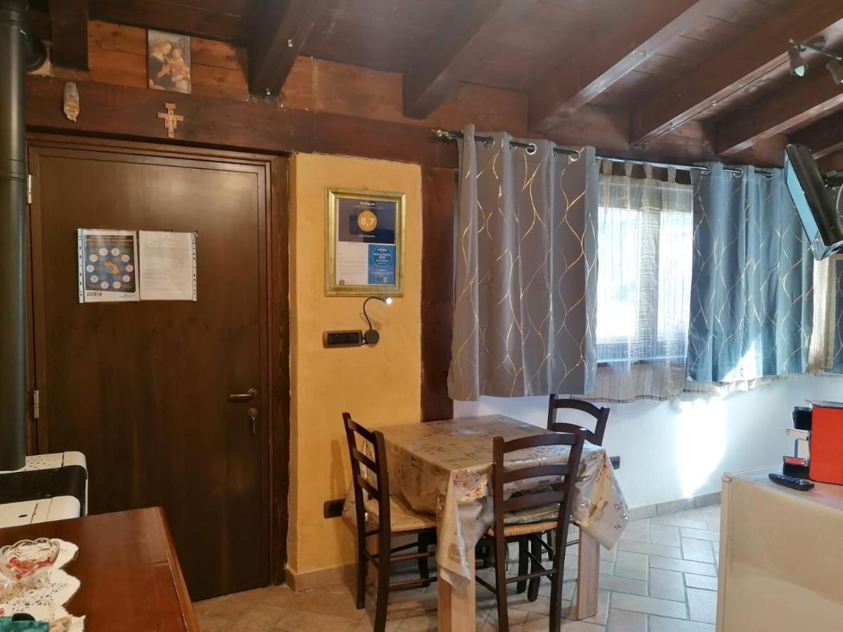 Il Castagneto Panzió Camerino Kültér fotó