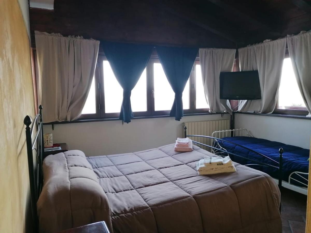 Il Castagneto Panzió Camerino Kültér fotó