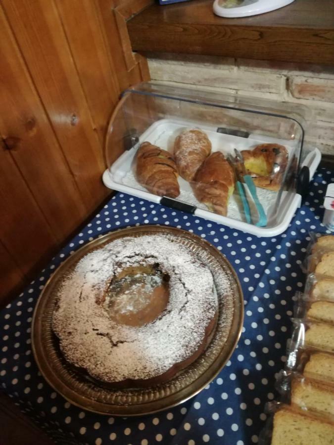 Il Castagneto Panzió Camerino Kültér fotó